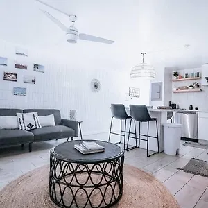 Apartment Modern 2 Bedroom Ground Floor Getaway, Hau'ula